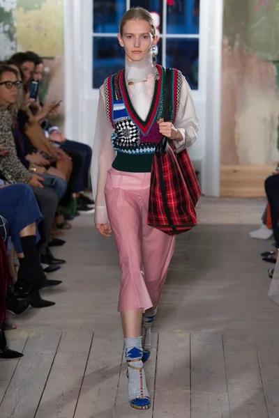 Look 7
